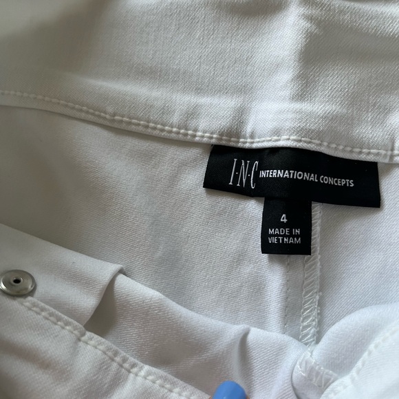 INC International Concepts NWOT White Shorts - Picture 3 of 3